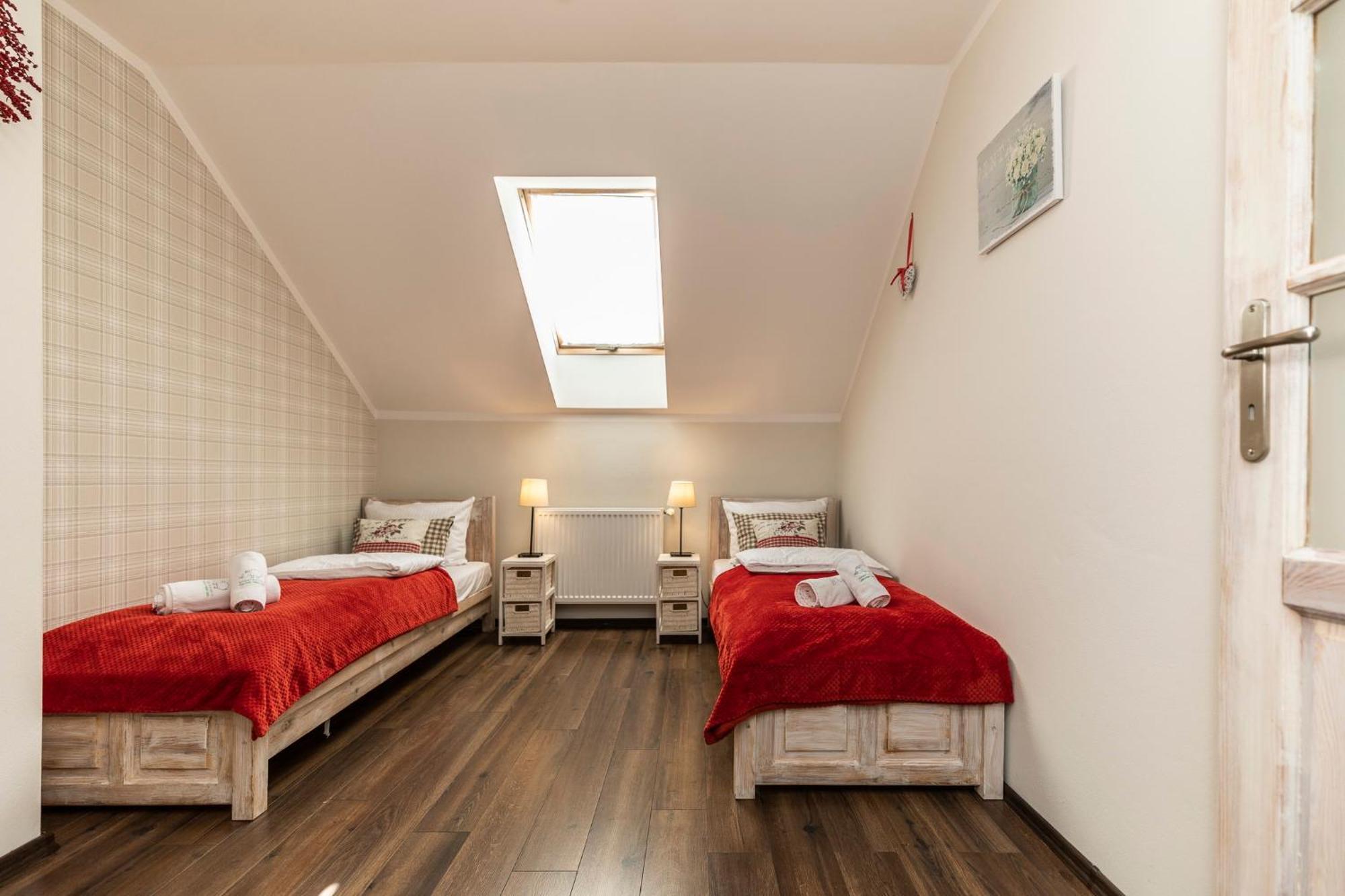 Apartamenty Zielona Owieczka ニエジツァ・ザメク エクステリア 写真