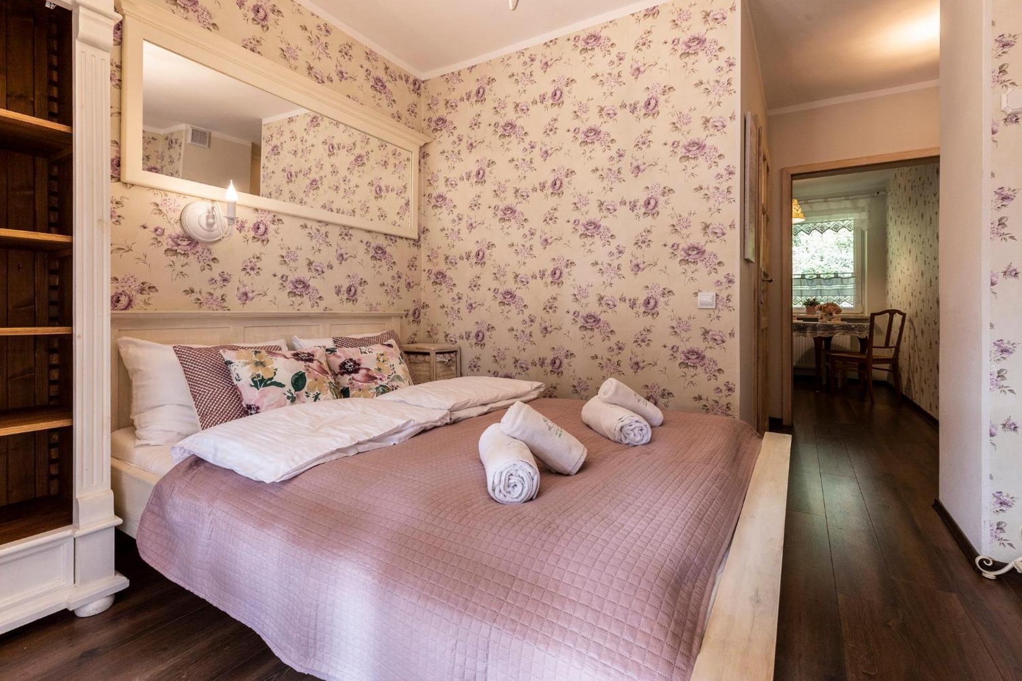 Apartamenty Zielona Owieczka ニエジツァ・ザメク エクステリア 写真